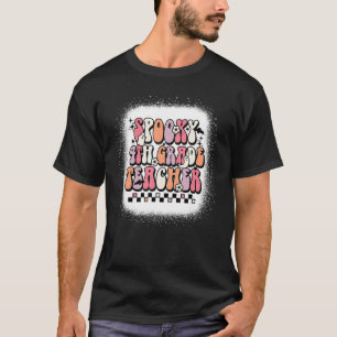 Camiseta Retro Groovy Spooky 4th Grade Teacher Halloween Gh