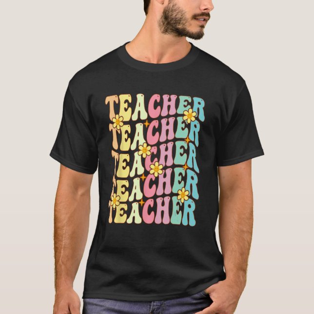 Camiseta Retro Groovy Teacher Inspirational Happy First Day (Anverso)