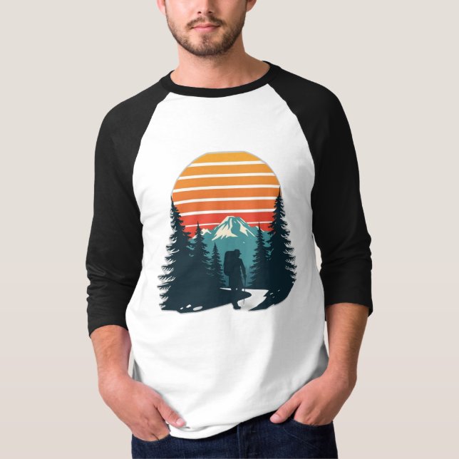 Camiseta Retro Hiker Mountain Adventure  (Anverso)