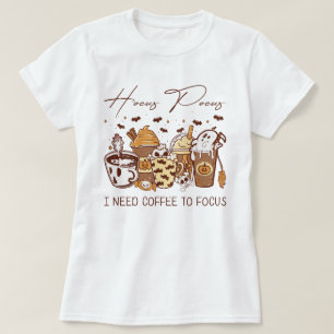 Camiseta Retro Hocus Pocus Necesito Café Para Enfocar Hallo