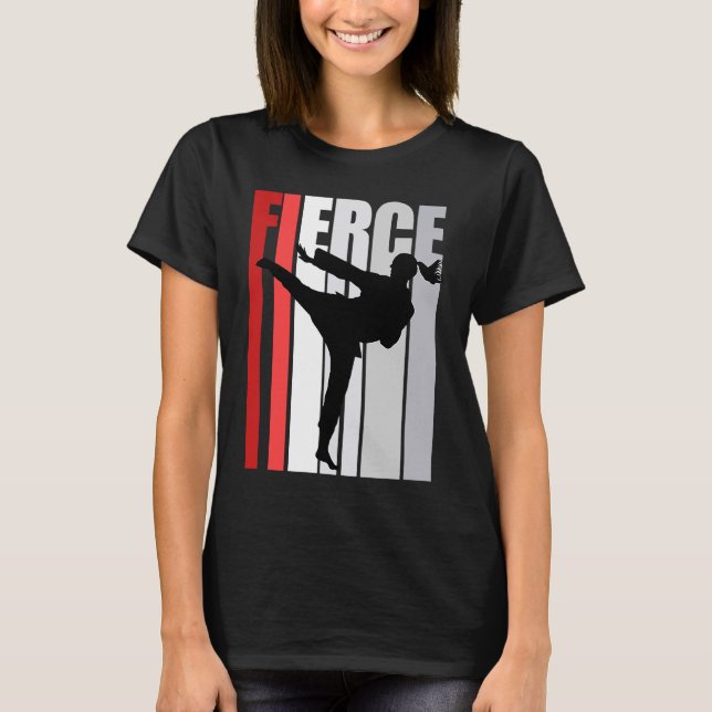 Camiseta Retro Karate Fierce Cumpleaños Fuerte Entrenamient (Anverso)