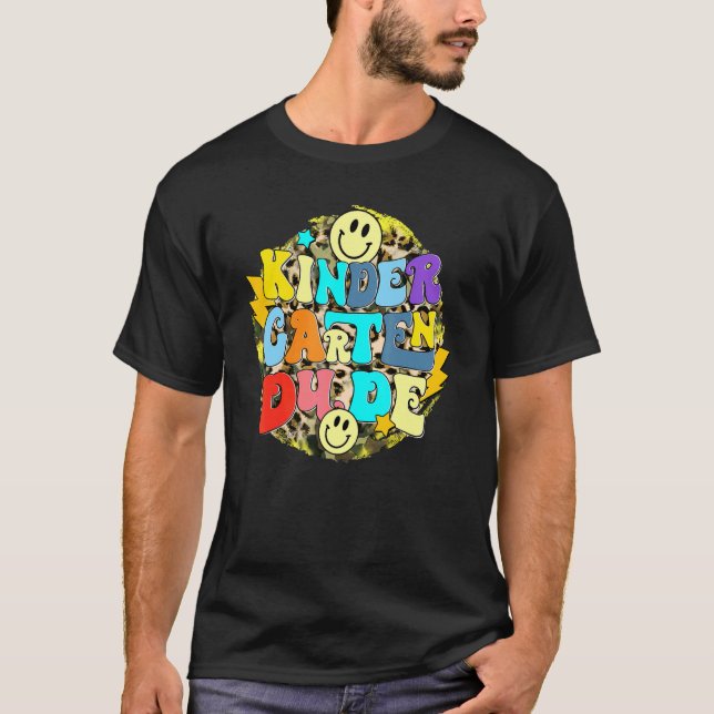 Camiseta Retro Kindergarten Dude Feliz Cara De Vuelta A La  (Anverso)