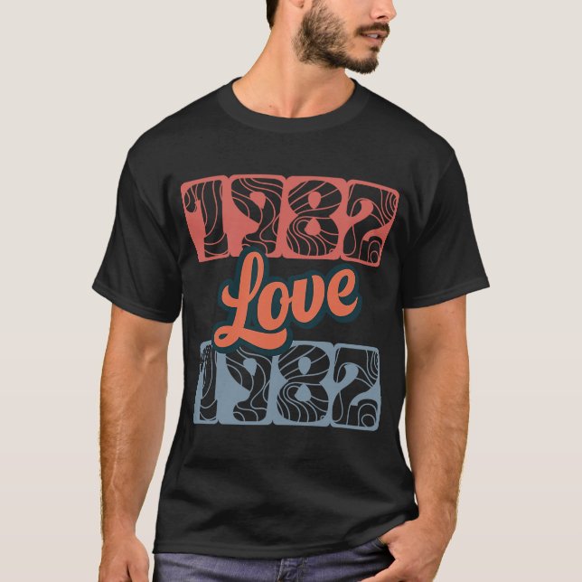 Camiseta Retro Love 1982 Original Edition Class Perfect Leg (Anverso)