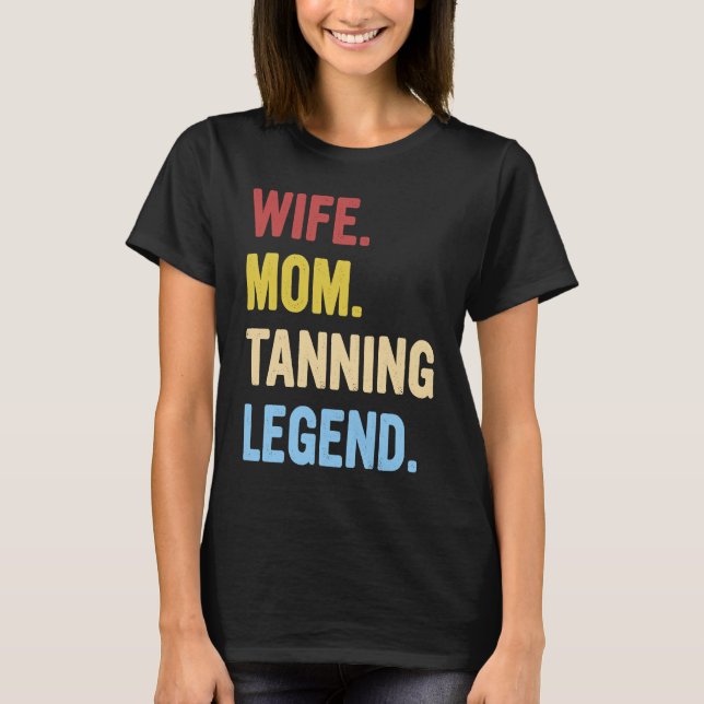 Camiseta Retro Mom Tanning Legend (Anverso)