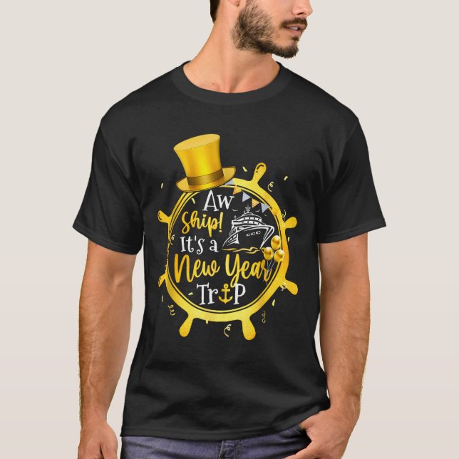 Camiseta Retro New Year Trip Cruise Matching Family Vacatio (Anverso)