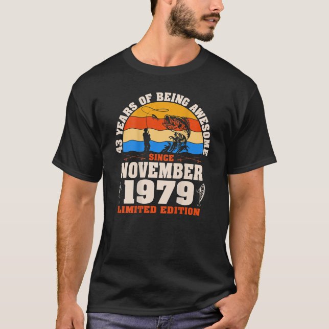 Camiseta Retro Noviembre De 1979 43 Años Pescador Más De 43 (Anverso)