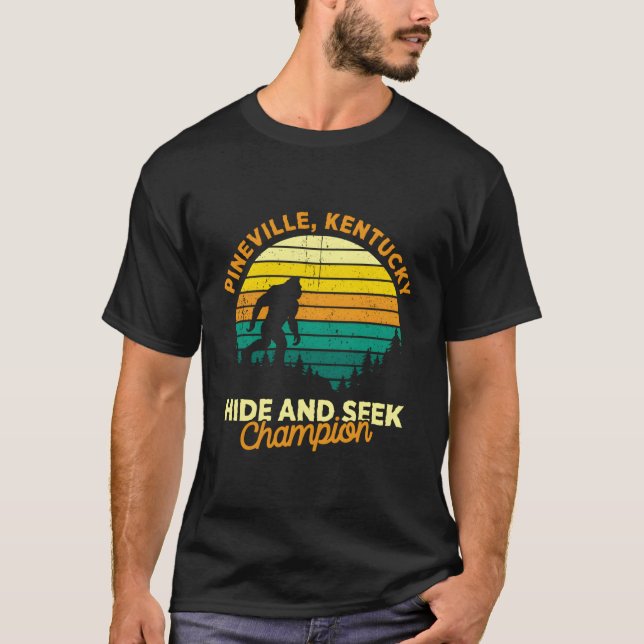 Camiseta Retro Pineville Kentucky Big Foot Souvenir (Anverso)