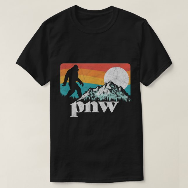 Camiseta Retro PNW Bigfoot Mountain Design (Diseño del anverso)