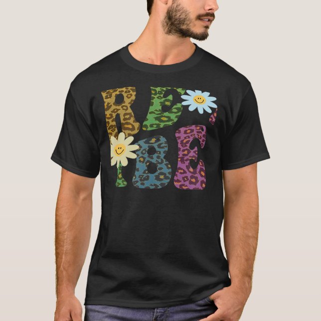 Camiseta Retro PRE K VIBES Teacher Peace Love PreK Pink (Anverso)