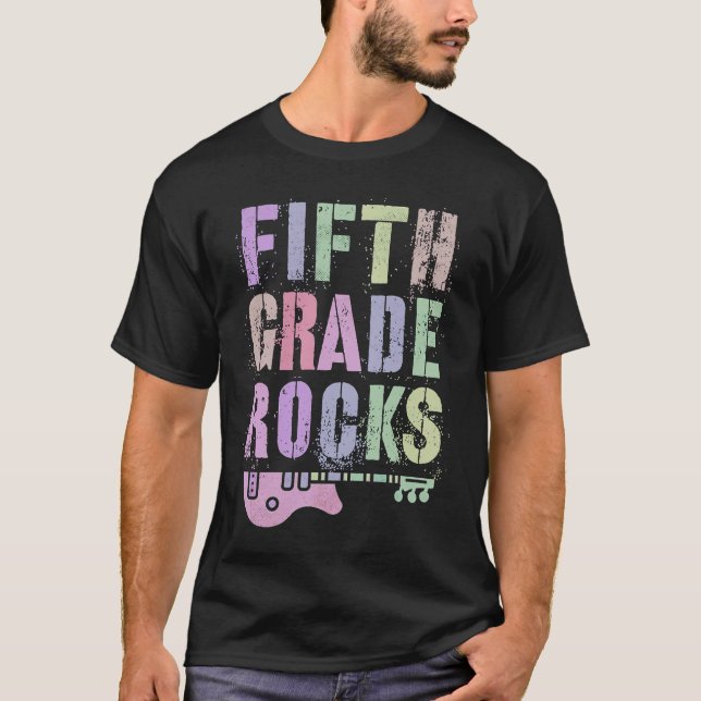 Camiseta Retro QUINTO GRADO ROCKS Maestra Rockstar Equipo 5 (Anverso)