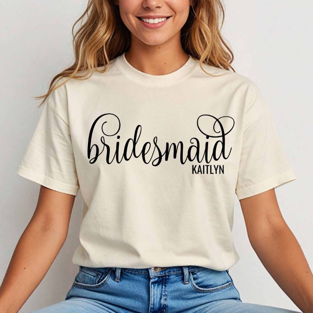 Camiseta Retro Script Natural and Black Bridesmaid (Subido por el creador)
