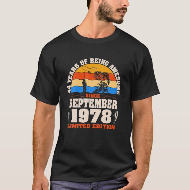 Camiseta Retro Septiembre 1978 44 Años De Pescador Más De 4 (Anverso)