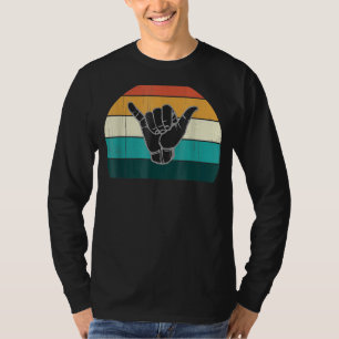 Camiseta Retro Shaka y Rótulo de surf enfrían los surfistas