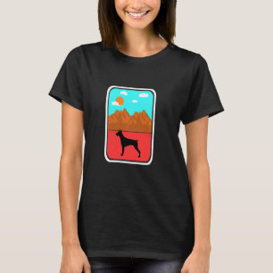 Camiseta Retro Silhouette Doberman Sun And Mountain Dog