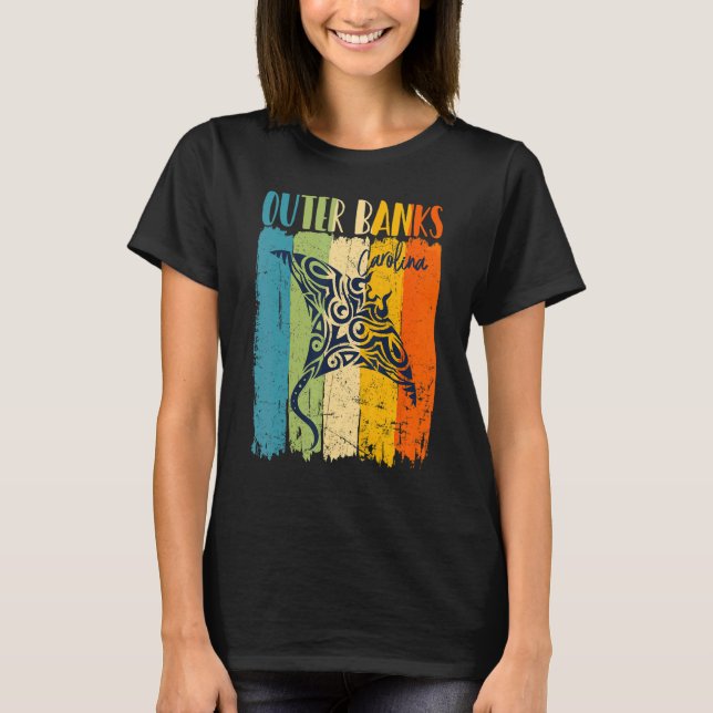 Camiseta Retro Stingray Outer Banks Carolina Theme Friends (Anverso)