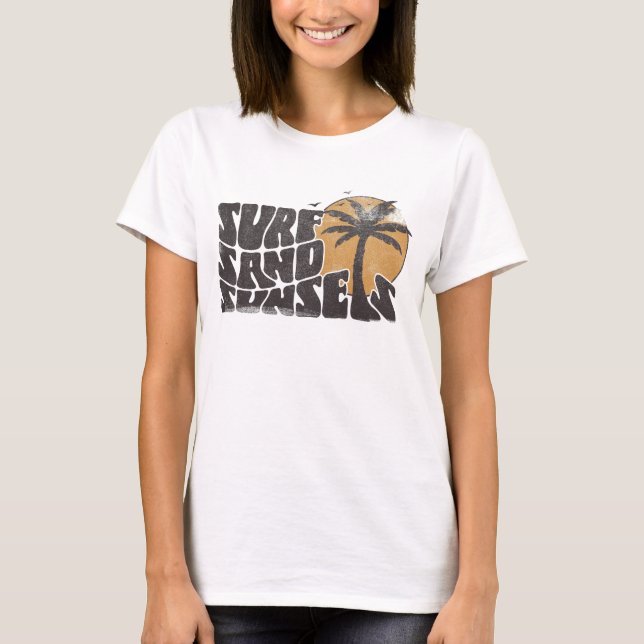 Camiseta Retro Surf Sand Sunsets Palm Tree Beach Vibes (Anverso)