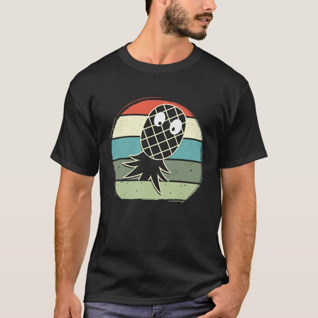 Camiseta Retro Upside Down Pineapple Funny Swinger Men Wome (Anverso)