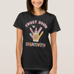 Camiseta Retro Vintage Confía en tu profesor de creatividad