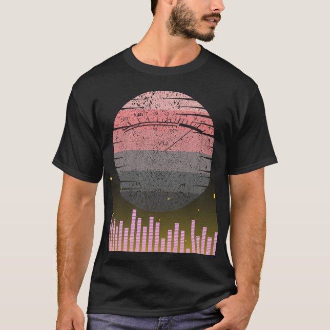 Camiseta Retro VU Meter Hi-Fi Diseño de Amante de Música Es (Anverso)