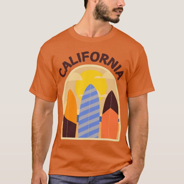 Camiseta RetroStyle California Surfboards Maroon Text (Anverso)