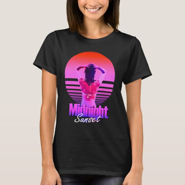 Camiseta Retrowave Midnight Sunset Girl In The Sea (Anverso)