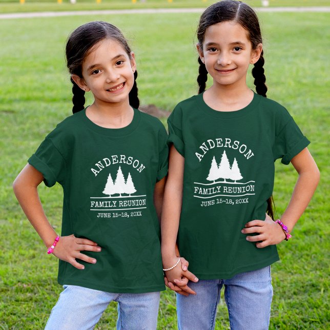 Camiseta Reunión familiar de pinos rústicos y verdes niños (Customize to change text size. Choose from a variety of shirt colors and styles.)