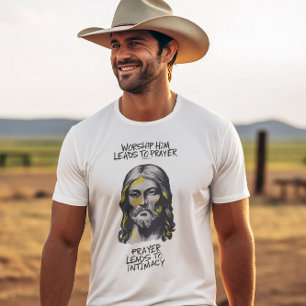 Camiseta Revelación divina: Adorar lo lleva a rezar