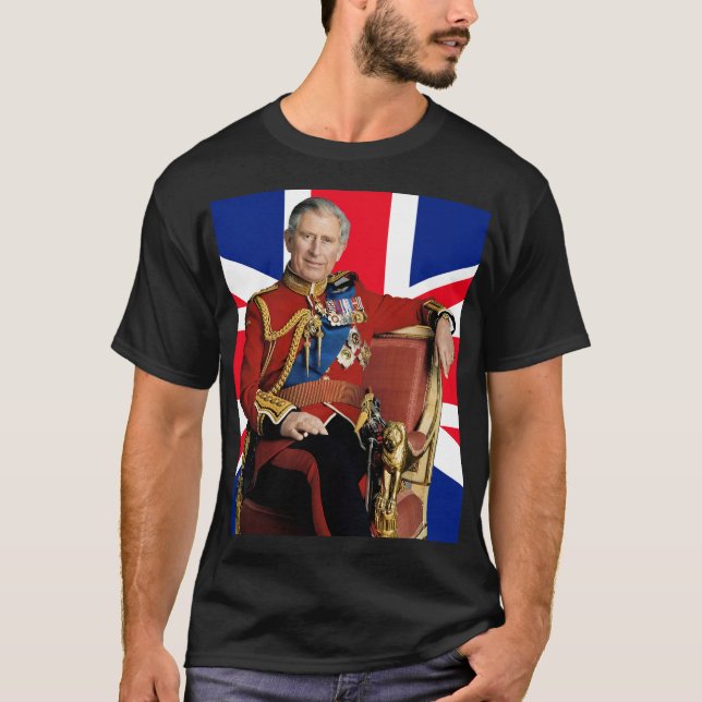 Camiseta Rey Carlos III con bandera británica (Anverso)