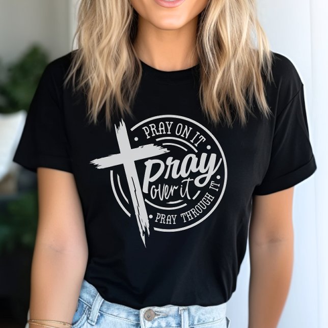 Camiseta Reza contra la biblia cristiana (Express your faith with style and confidence with our meaningful religious design T-shirt.)