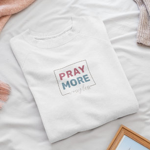Camiseta Rezar más preocupación menos