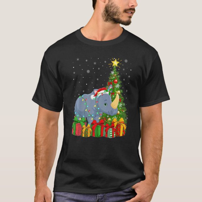 Camiseta Rhino  Xmas Holiday Santa Rhino Christmas Tree (Anverso)