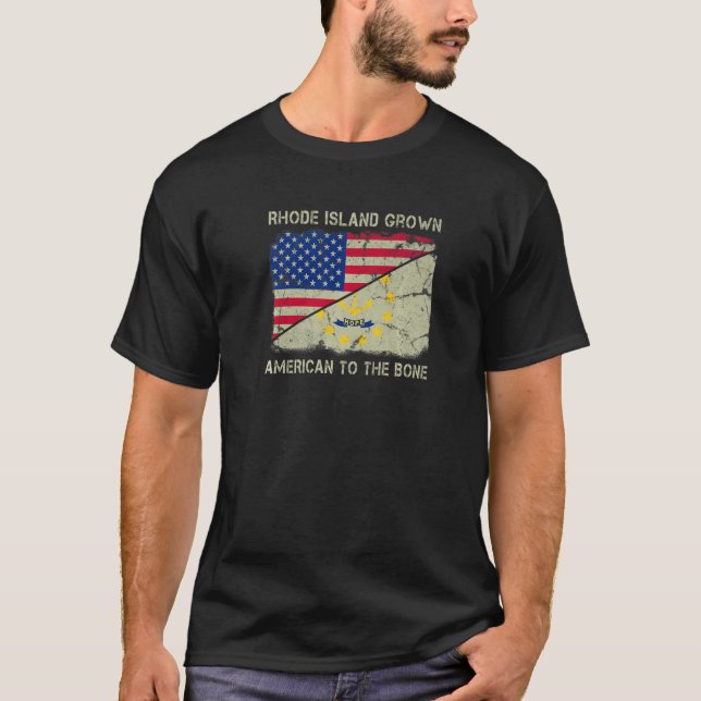 Camiseta Rhode Island Grown American To The Bone Home State (Anverso)