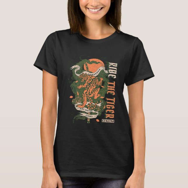 Camiseta Ride the Tiger Jullius Evola Revolt Against the Mo (Anverso)