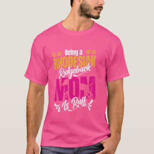 Camiseta Ridgeback SIENDO UNA MAMÁ DE RETROCESO RÓDESA ES R