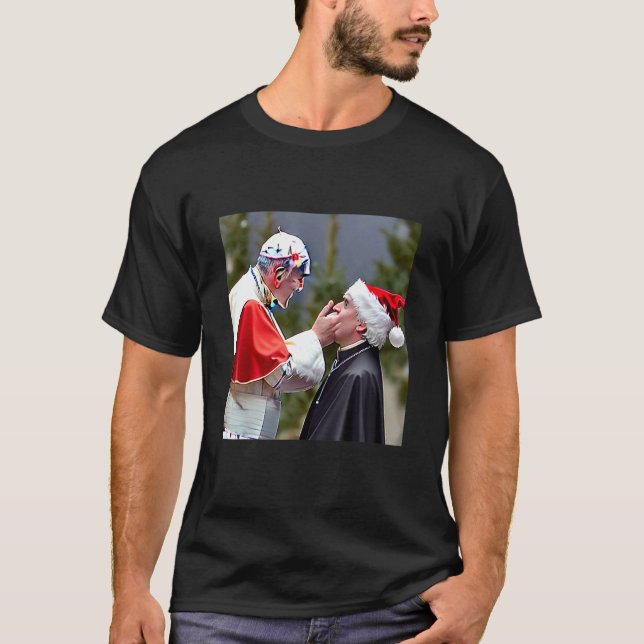 Camiseta Ridiculous Weird Odd Christmas The Pope Santa Clau (Anverso)