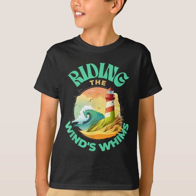 Camiseta Riding The Wind's Whims Ocean Humor Lighthouse Sce (Anverso)