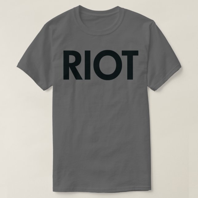Camiseta Riot black (Diseño del anverso)