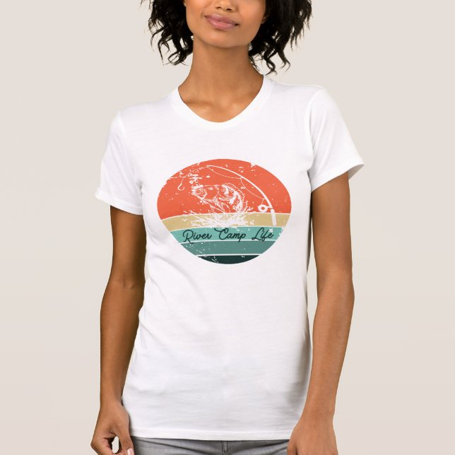 Camiseta River Camp Life Retro Rainbow Fishing T (Anverso)