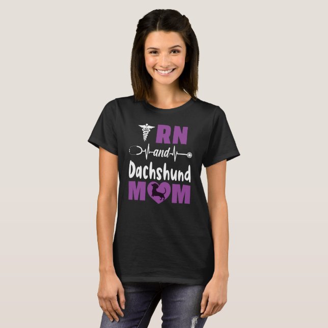 Camiseta RN y Dachshund Mom (Anverso completo)