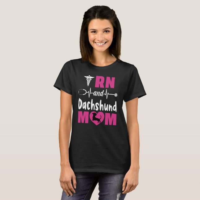 Camiseta RN y Dachshund Mom (Anverso completo)
