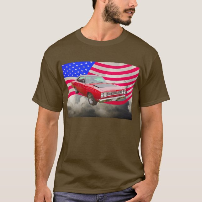 Camiseta Roadrunner 1968 de Plymouth y bandera americana (Anverso)
