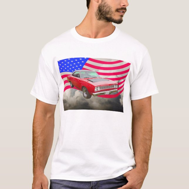 Camiseta Roadrunner 1968 de Plymouth y bandera americana (Anverso)