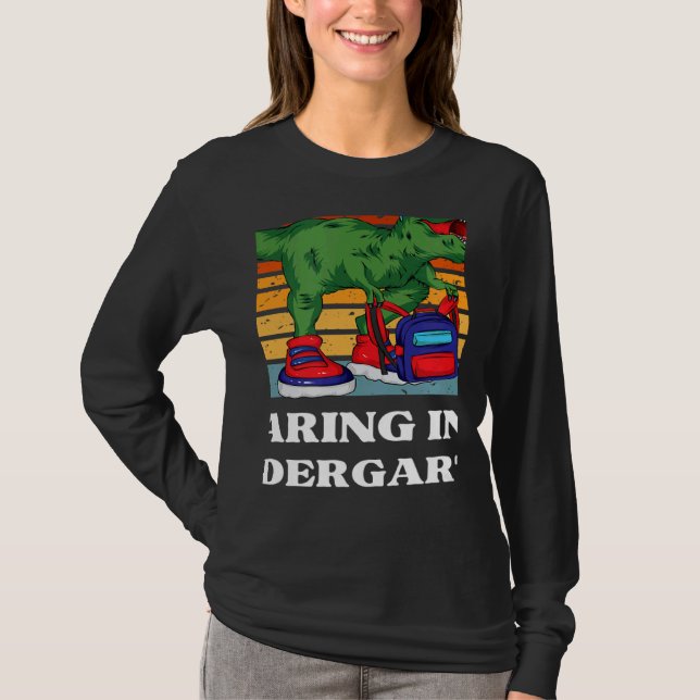 Camiseta Roaring into Kindergarten Dinosaur Rex Back to Sch (Anverso)