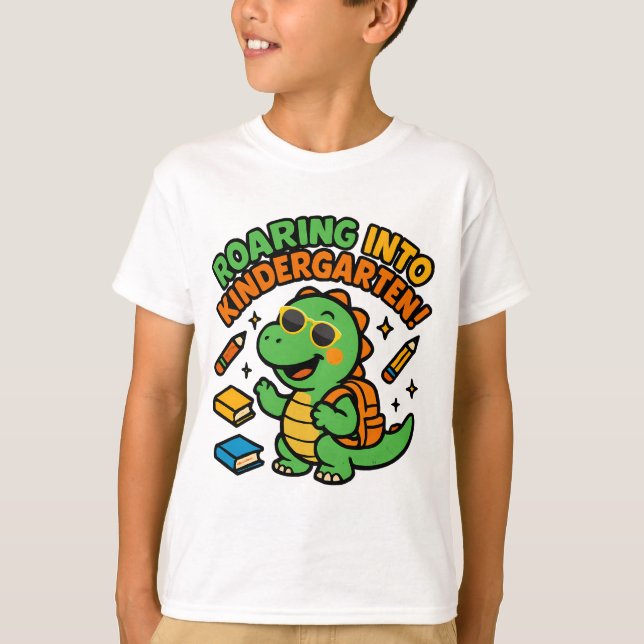 Camiseta Roaring Into Kindergarten Dinosaur T-Shirt (Anverso)