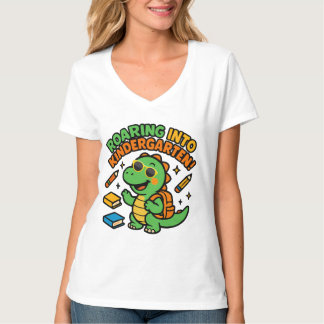 Camiseta Roaring Into Kindergarten Dinosaur T-Shirt