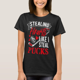 Camiseta Robando corazones como yo robando calcetines adora