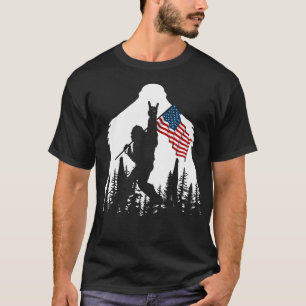 Camiseta Rock de pie en alto con bandera estadounidense Sas