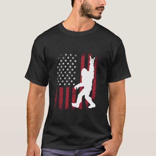 Camiseta Rock Sasquatch y Bandera estadounidense Roll Bigfo (Anverso)