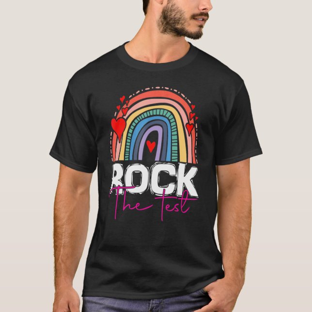Camiseta Rock The Test Day Teacher Rainbow Leopard Tes (Anverso)