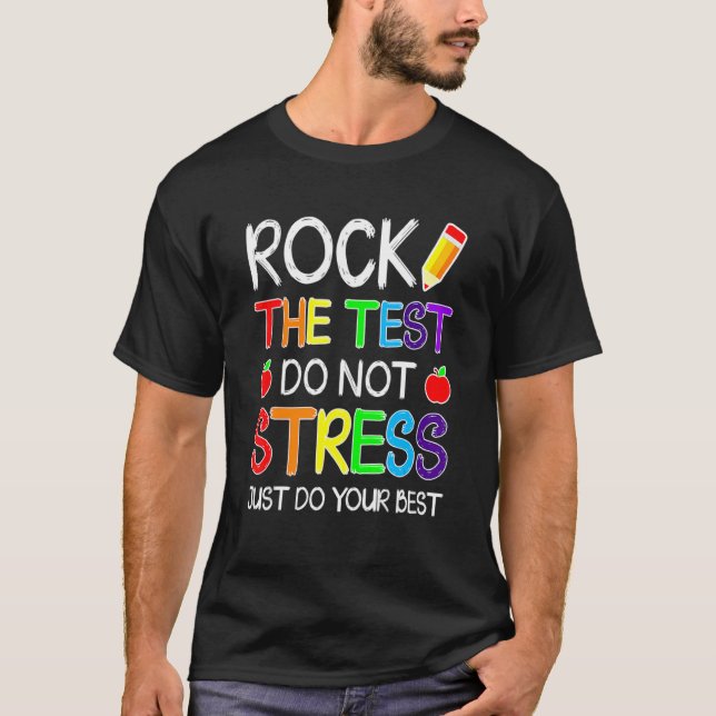 Camiseta Rock the Test No Stress Teacher Rainbow Testin (Anverso)